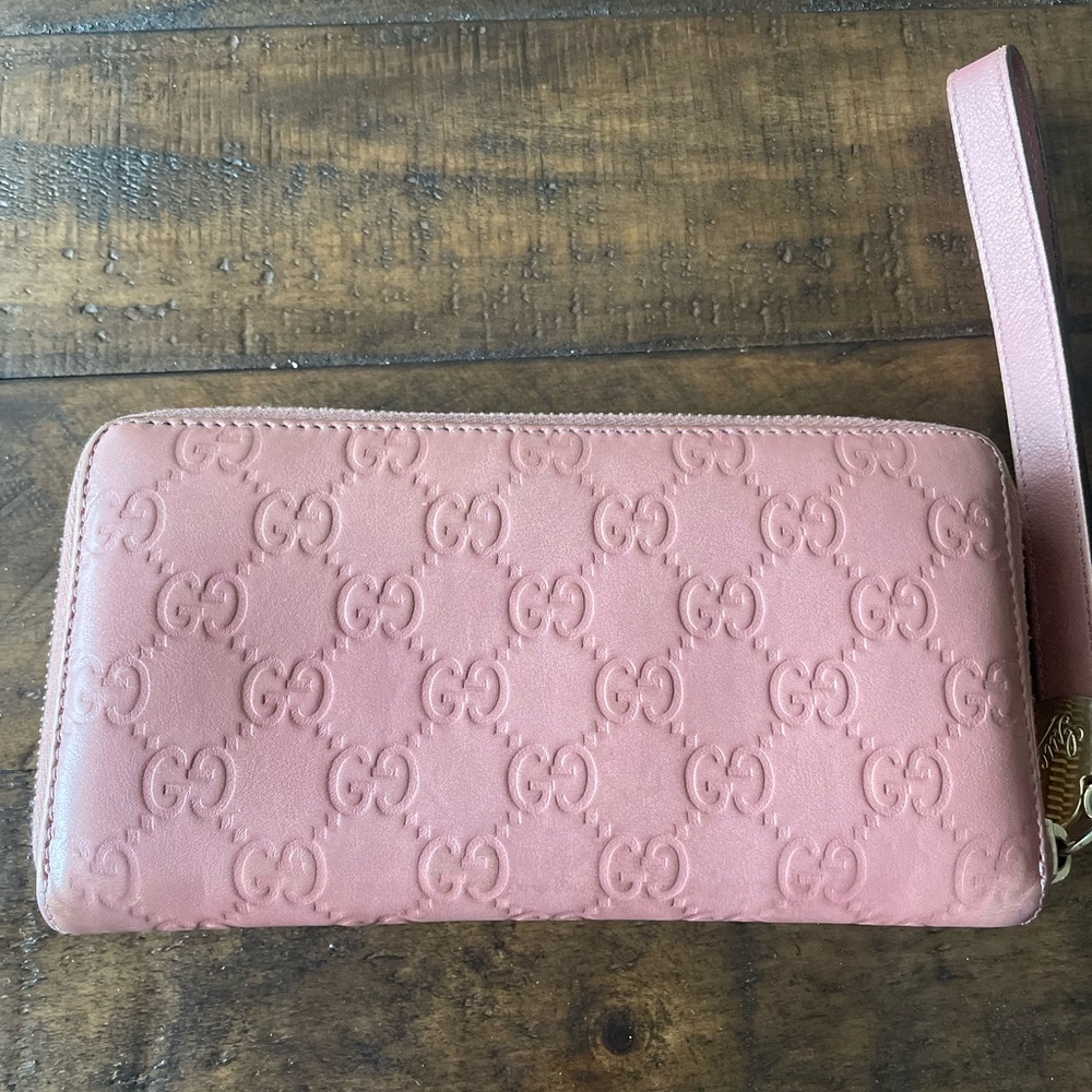 Gucci wallet authentic!